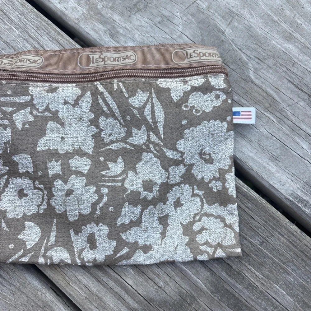 Lesportsac vintage multicolor floral zip pouch 8.75